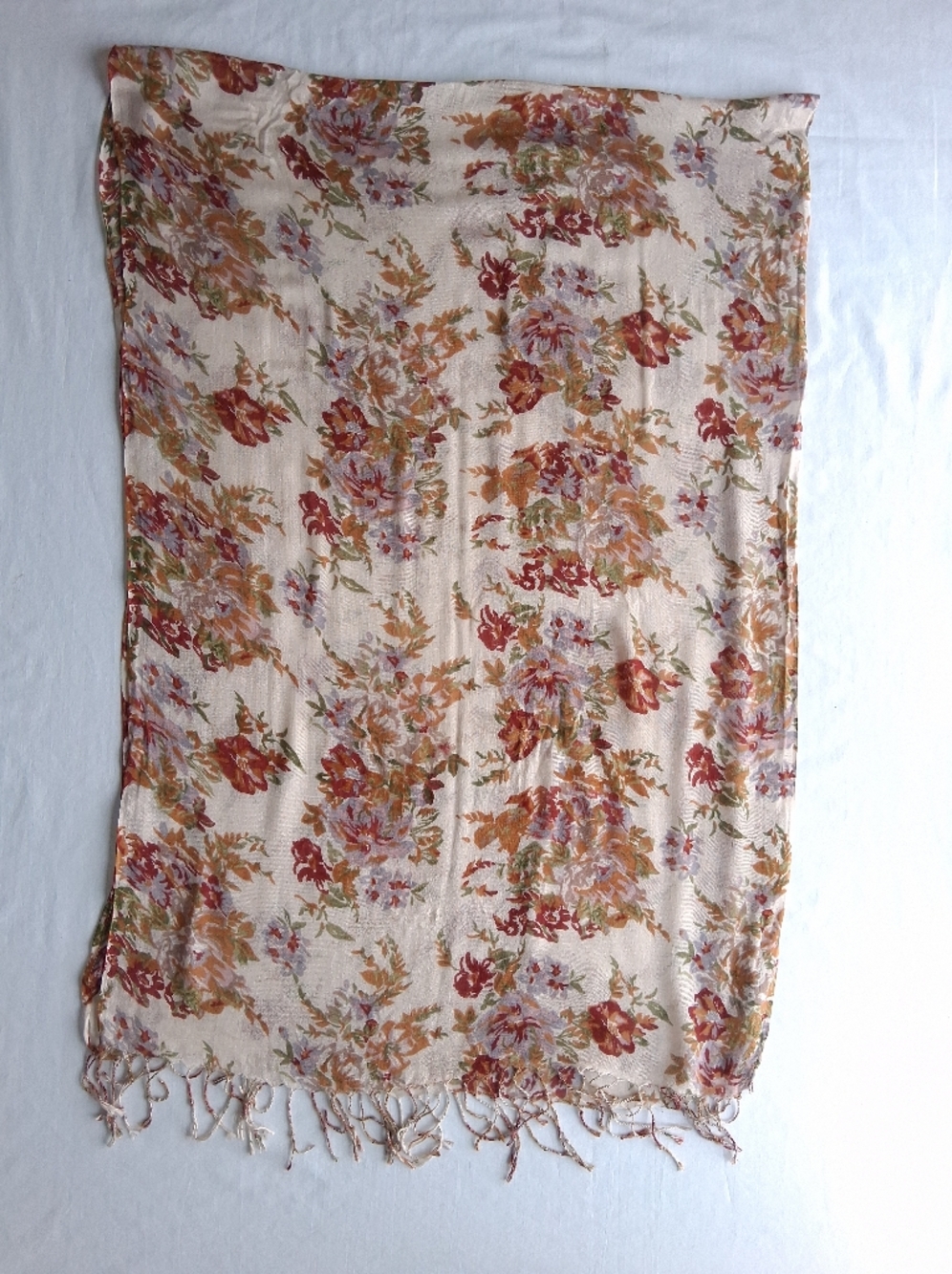 Reitmans Scarf Floral Lightweight Rectangular Cream, Red & green - Picture 3 of 15